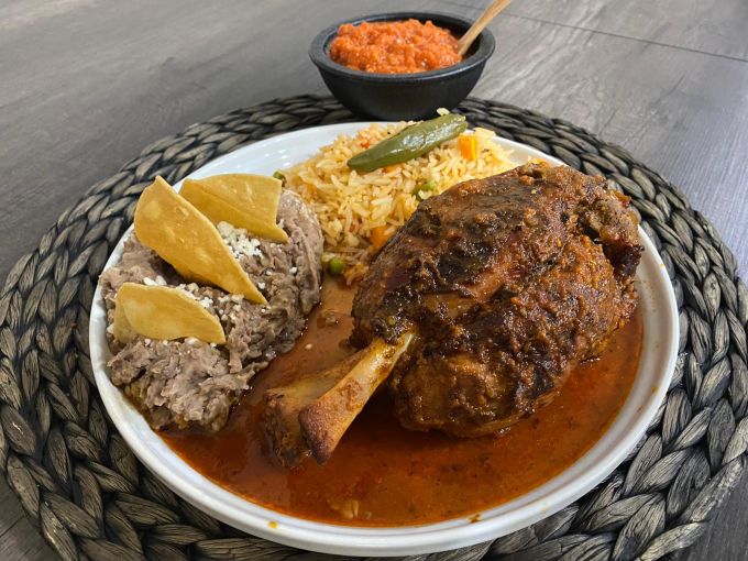 Hatfield Raw Pork Shanks (Chamorros) (16 Shanks)