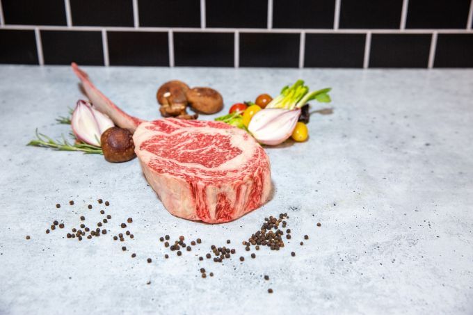Wagyu Tomahawk BMS 8-9